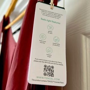 TEN TREE tencel fabric jumpsuit. Burnt berry. Wide leg. NWT. Size XL